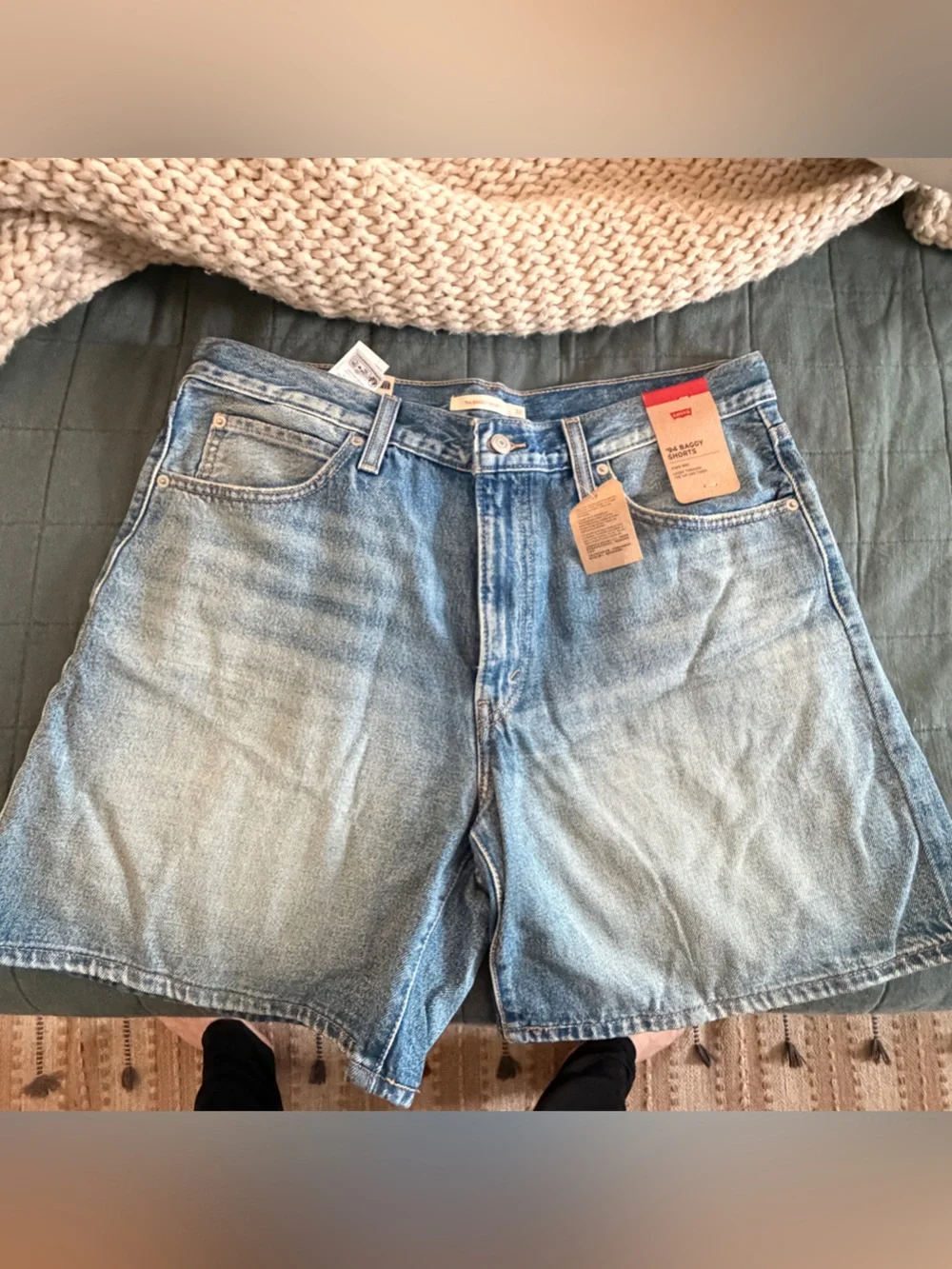 Levis nwt color